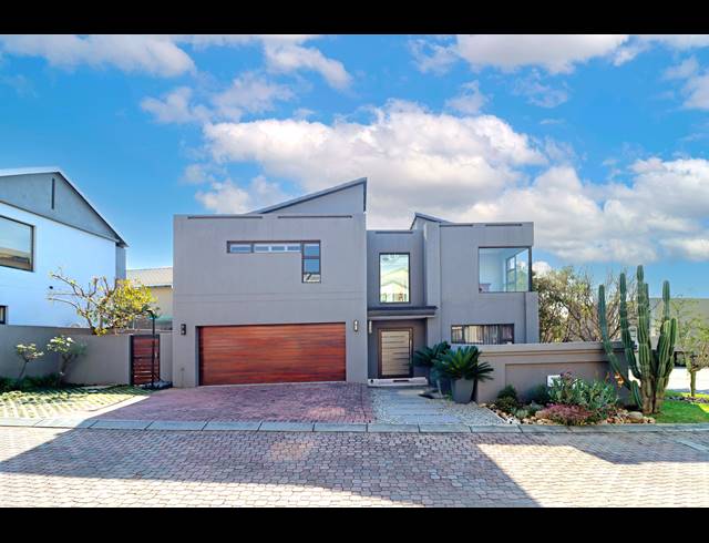 5 BEDROOM HOUSE FOR SALE IN BEVERLEY